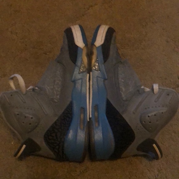 Jordan Sneakers - Picture 5 of 6